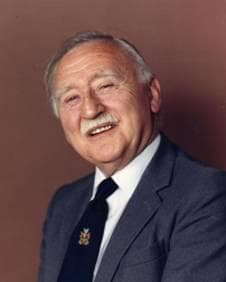 Celebrities Born in 1917 | List of Famous Men & Women Born in 1917