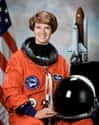 Eileen Collins on Random Hottest Lady Astronauts In NASA History