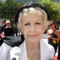 Dec. at 89 (1925-2014)   Elaine Stritch was an American actress and singer, best known for her work on Broadway.