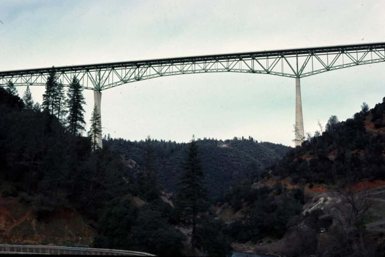 Длинный пролет. Мост Форестхилл. Foresthill Bridge. Самый высокий мост Калифорния Оберн. Superior City Basic Bridge 1978.