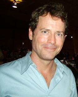 https://imgix.ranker.com/node_img/56/1103303/original/greg-kinnear-people-in-tv-photo-1