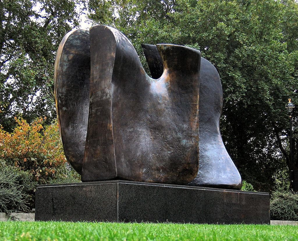Famous Henry Moore Sculptures List of Popular Henry Moore Sculptures