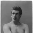 Heavyweight   James John "Gentleman Jim" Corbett was an American professional boxer and a former World Heavyweight Champion, best known as the man who defeated the great John L. Sullivan.