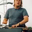 Died 2008, age 41 Norman Jeffrey "Jeff" Healey was a blind Canadian jazz and blues-rock vocalist and guitarist who attained musical and personal popularity, particularly in the 1980s and 1990s.