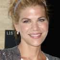 age 51   Kristen Johnston is an American stage, film, and television actress.