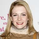 age 42   Melissa Joan Hart is an American actress, television director, and television producer.