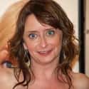 age 53   Rachel Susan Dratch is an American actress, comedian, producer and writer.
