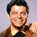 Dec. at 61 (1920-1981)   Ross Martin was a Polish American radio, voice, stage, film and television actor.