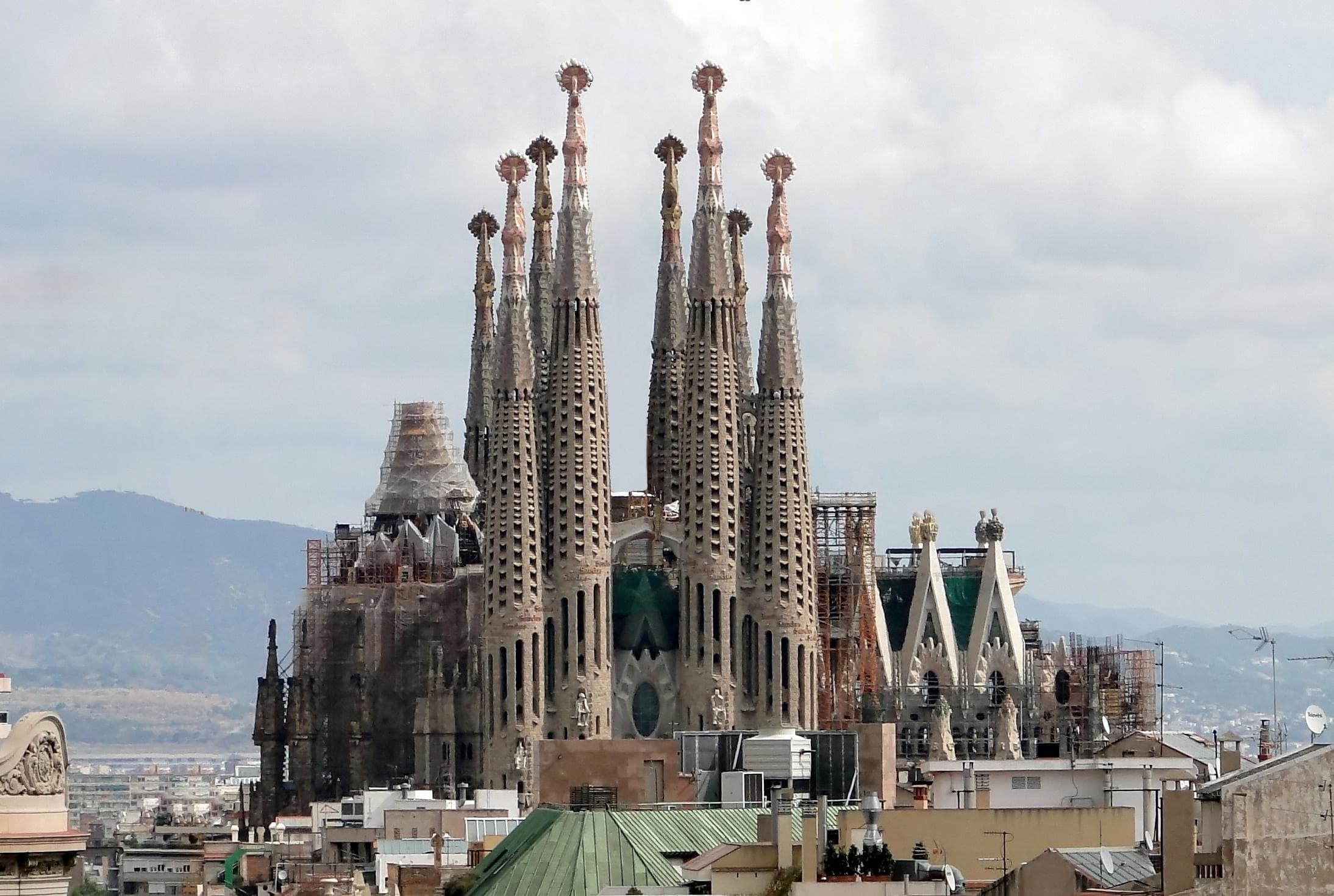 Random Top Must-See Attractions in Barcelona