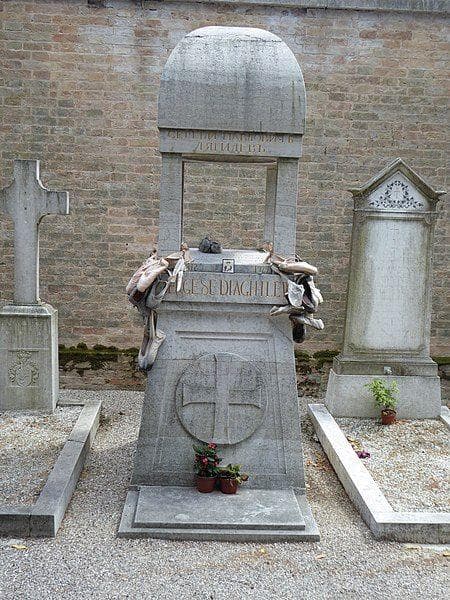 Dancers Leave Pointe Shoes For Sergei Diaghilev