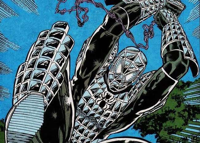 7. Web of Spider-Man #100's silver Spidey suit has become a bit of a Marvel Comics legend. We know Spider-Man is a tough guy, but we can't imagine a suit of armour being as comfortable as the web-slinger's original suit, which he's been wearing for decades.