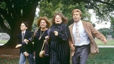 Stuart Saves His Family