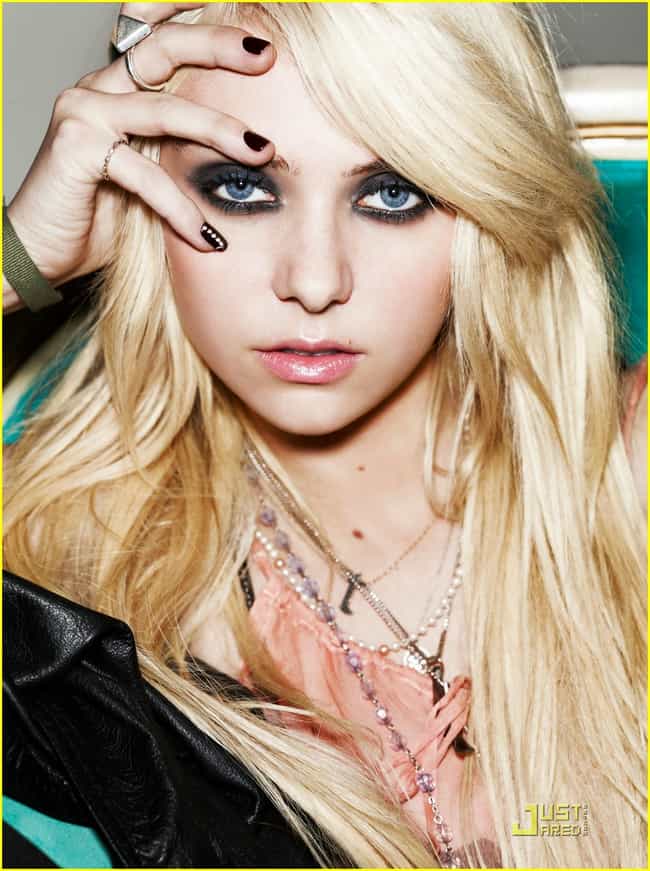 [Image: taylor-momsen-recording-artists-and-grou...crop=faces]