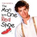 Tom Hanks, Carrie Fisher, Jim Belushi   The Man With One Red Shoe is a 1985 comedy film directed by Stan Dragoti, and starring Tom Hanks and Dabney Coleman.