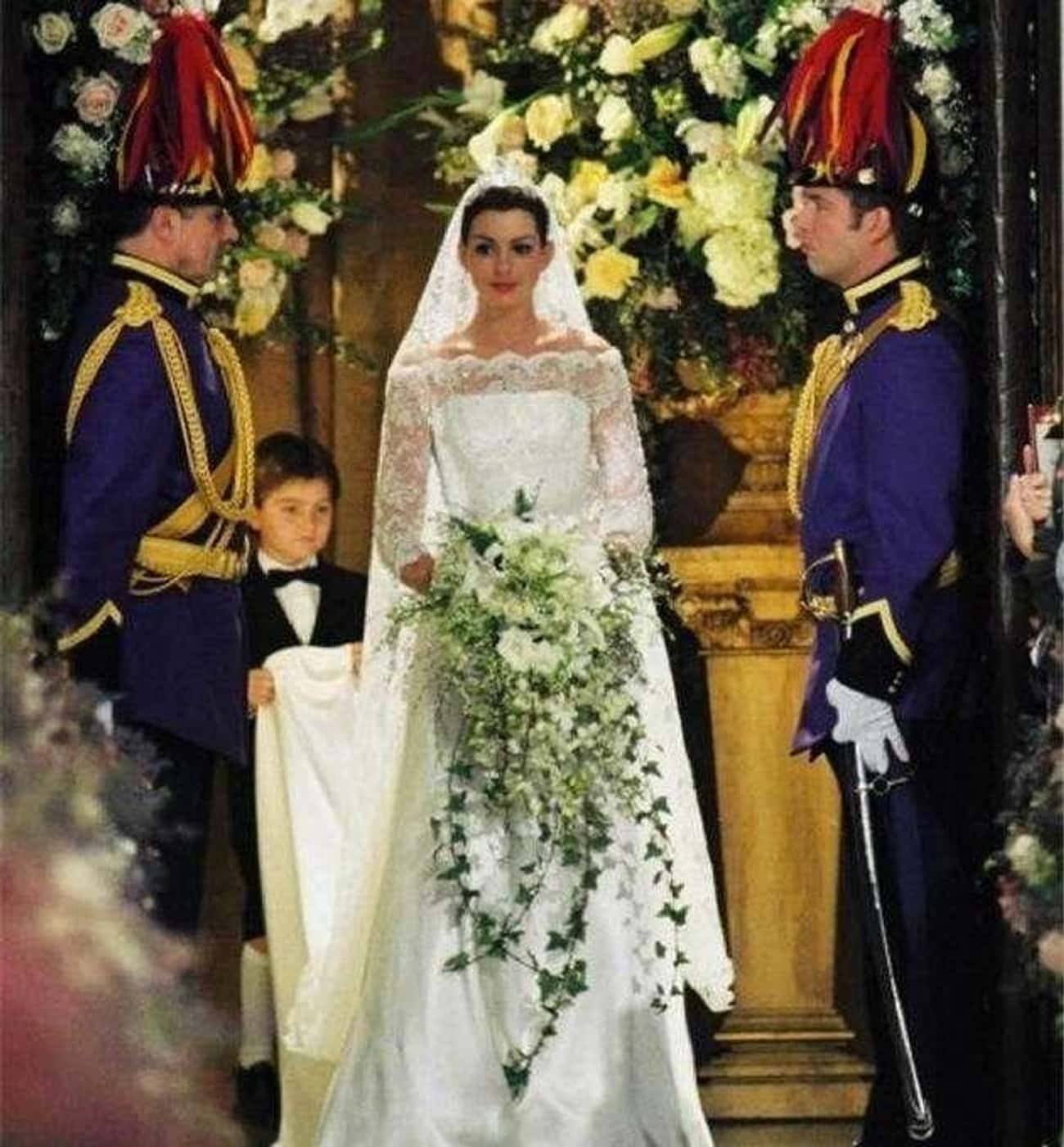 Mia's Dress In 'The Princess Diaries 2: Royal Engagement'