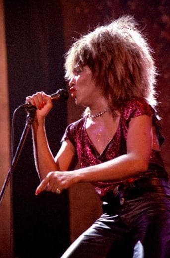 Which Band Frontperson Are You Based On Your Zodiac Sign?