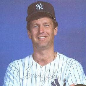 Томми кинг старые фото. Кристофер джон уилсон бейсбол. Tommy john photo. Томми джон. Знаменитый спикер томми.