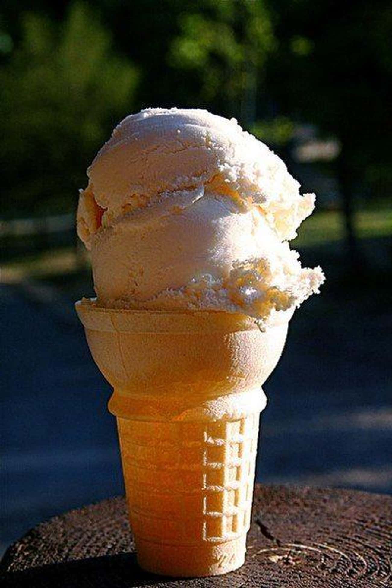 Ванильное мороженое. Ванильное мороженое в стаканчике. Есть ванильное мороженое. Мороженое дав. Мороженое дай дай купить