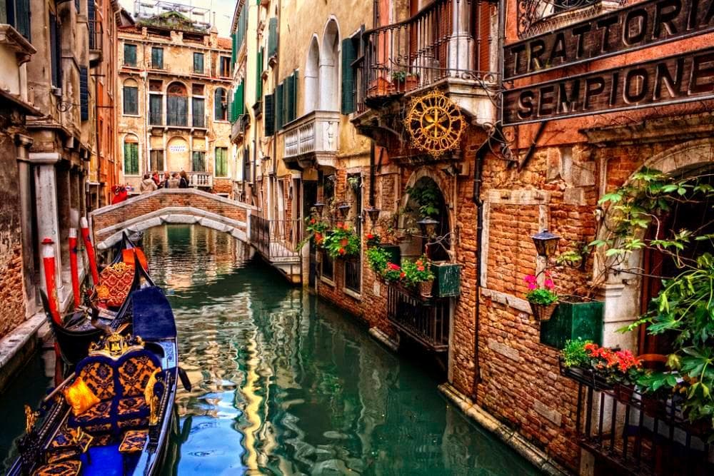 Random Must-See Attractions in Italy