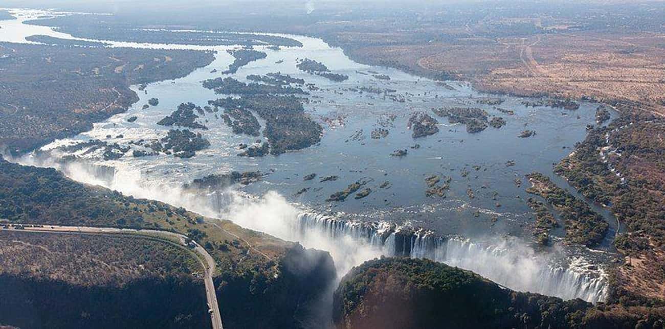 Victoria Falls, Or Mosi-oa-Tunya 