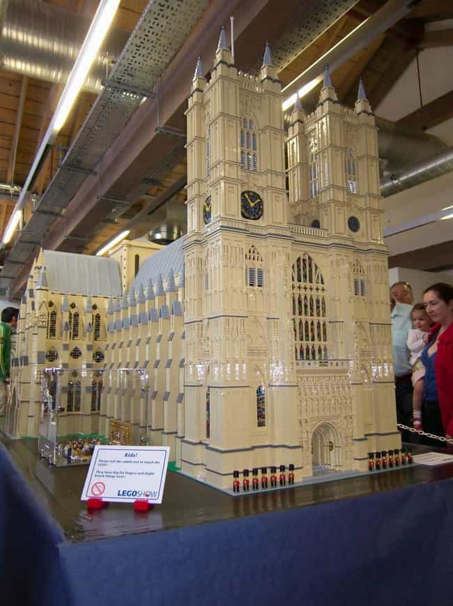 31 Amazing LEGO Versions of Famous Monuments