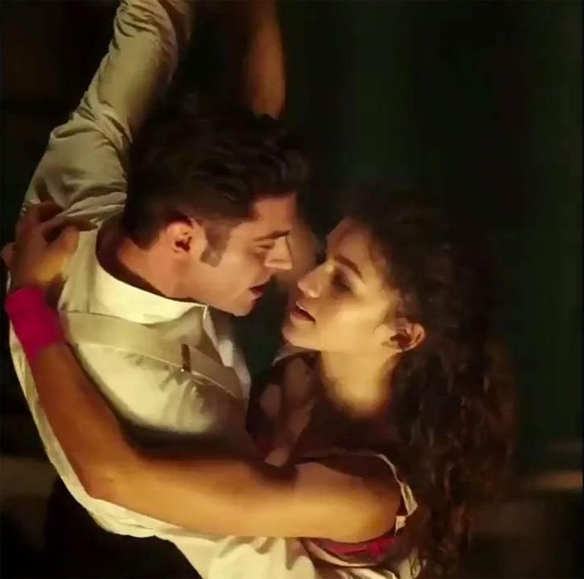 Zac Efron Thinks His On-Screen Kiss With Zendaya May Be His Favorite Kiss Ever 