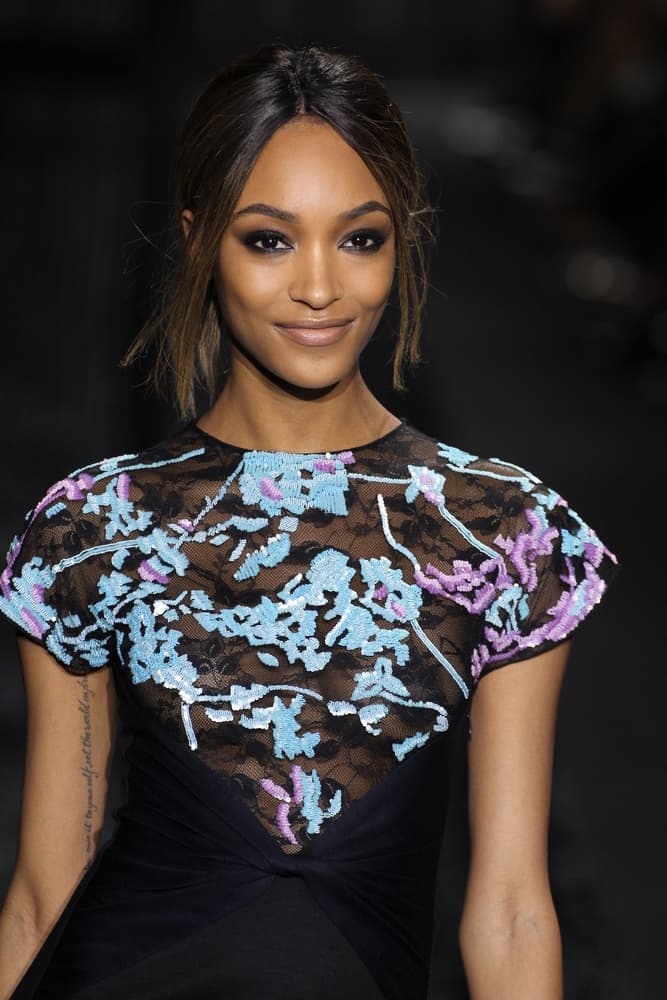 Female Celebrities Who Are 6’0" Tall