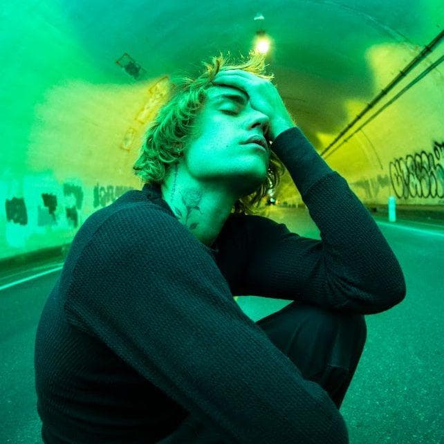 Celebrities Born in 1994 | List of Famous Men & Women Born in 1994