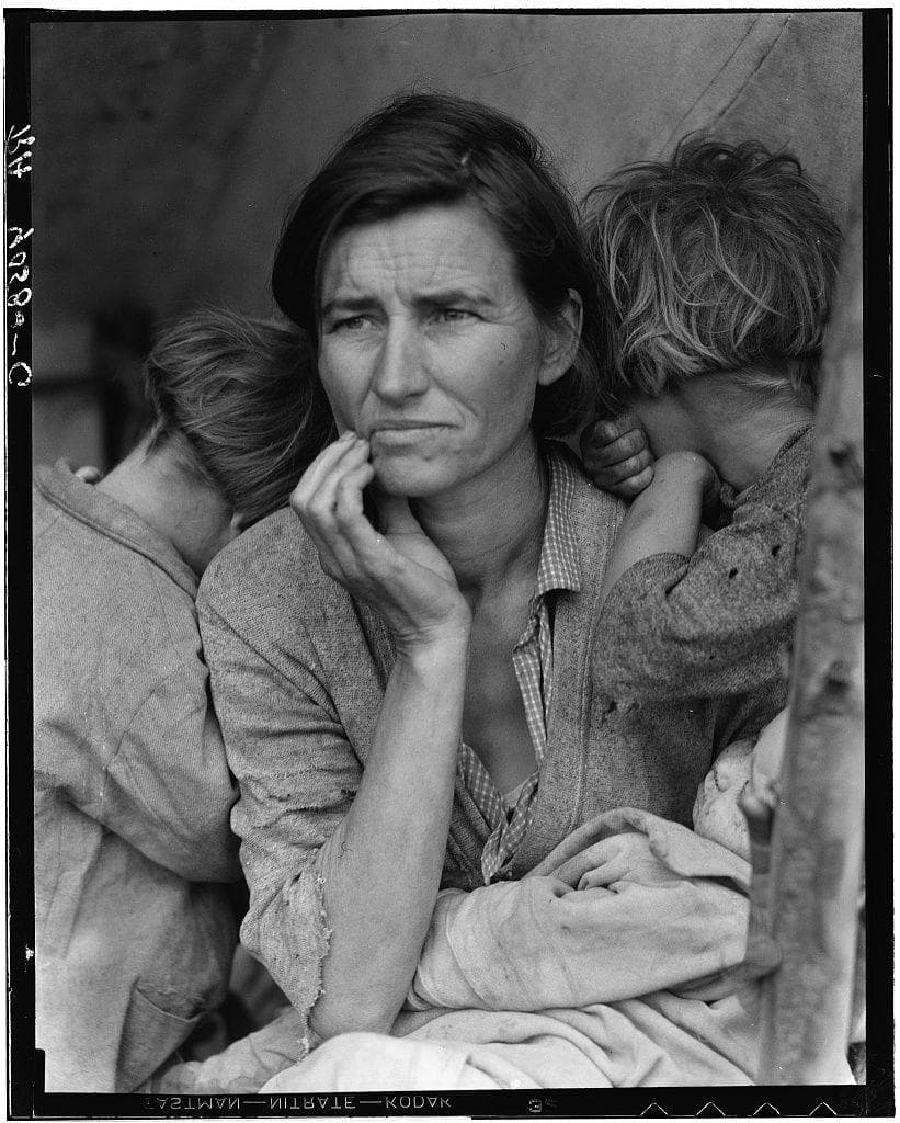 1936: Dorothea Lange's 'Migrant Mother'