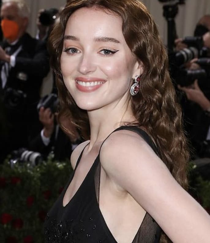 The 25+ Most Attractive Brunette Actresses In Their 20s