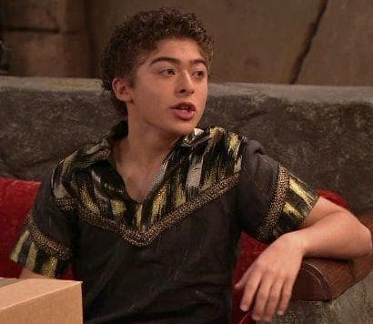 Pair of kings cast list of all pair of kings actors and actresses
