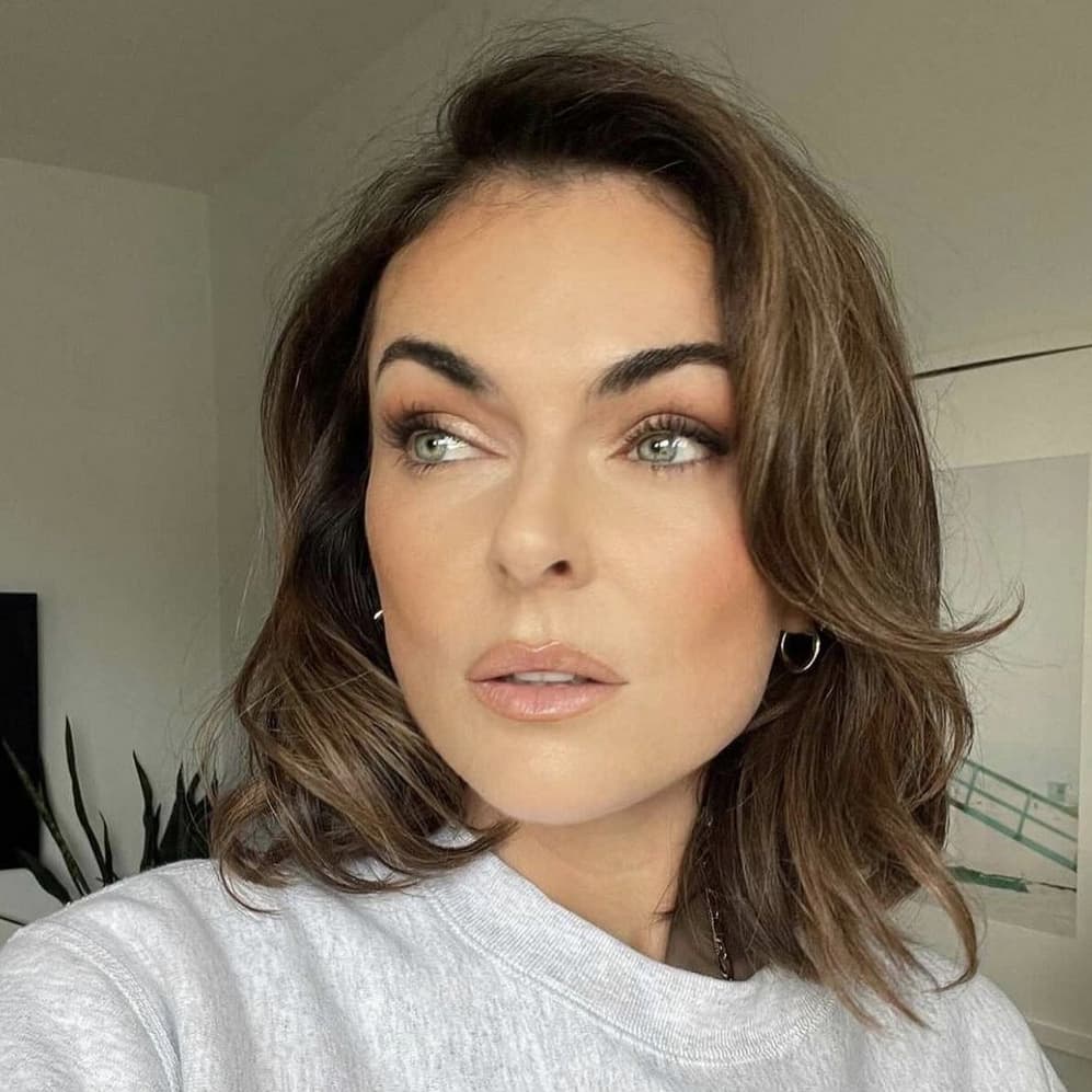 The 100+ Most Beautiful Brunette Women, Ranked By Fans