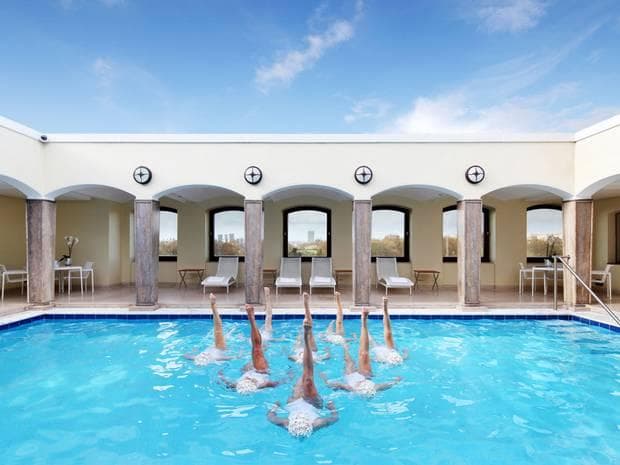 List of the Coolest Rooftop Pools in the World