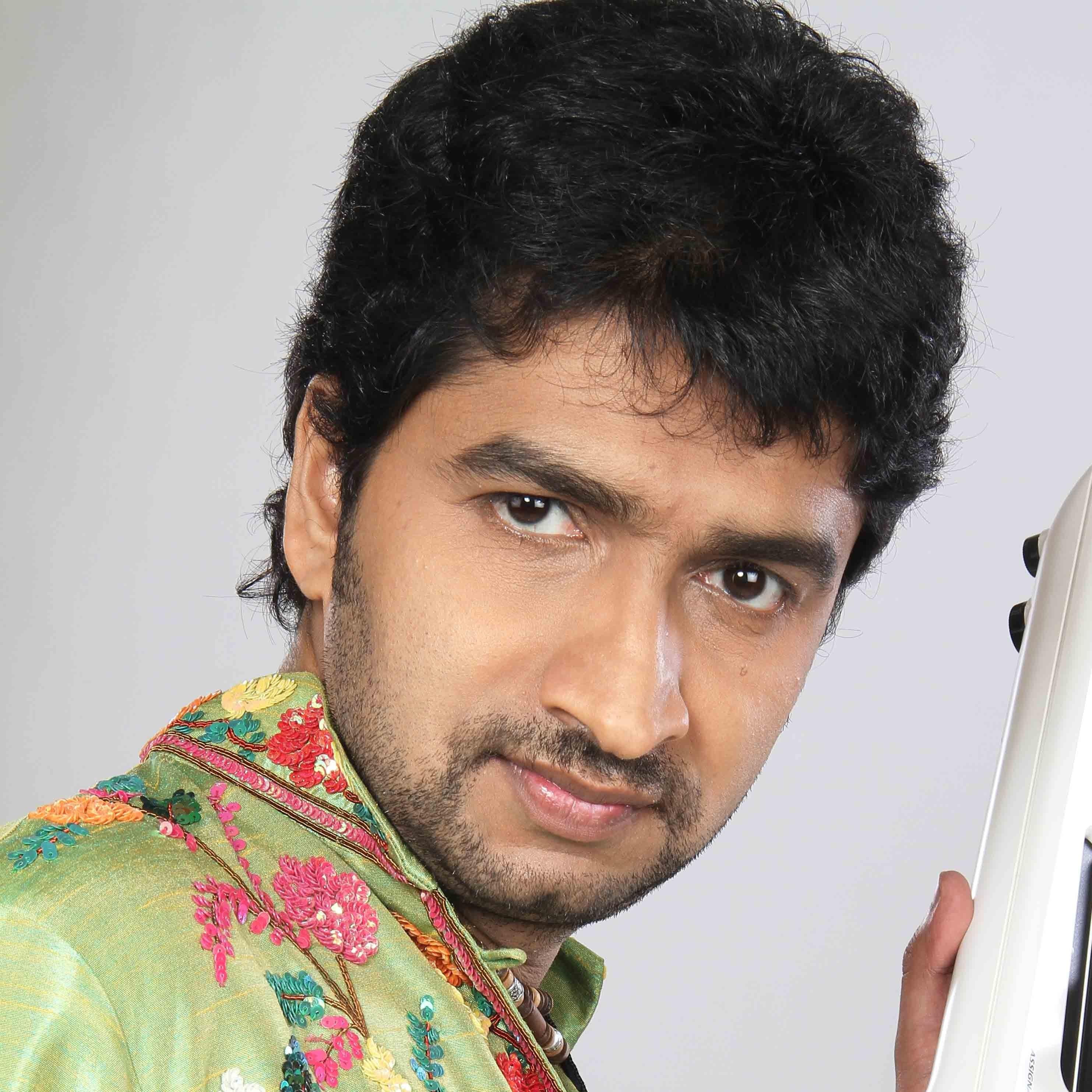 Celebrities Born in 1975 | List of Famous Men & Women Born in 1975