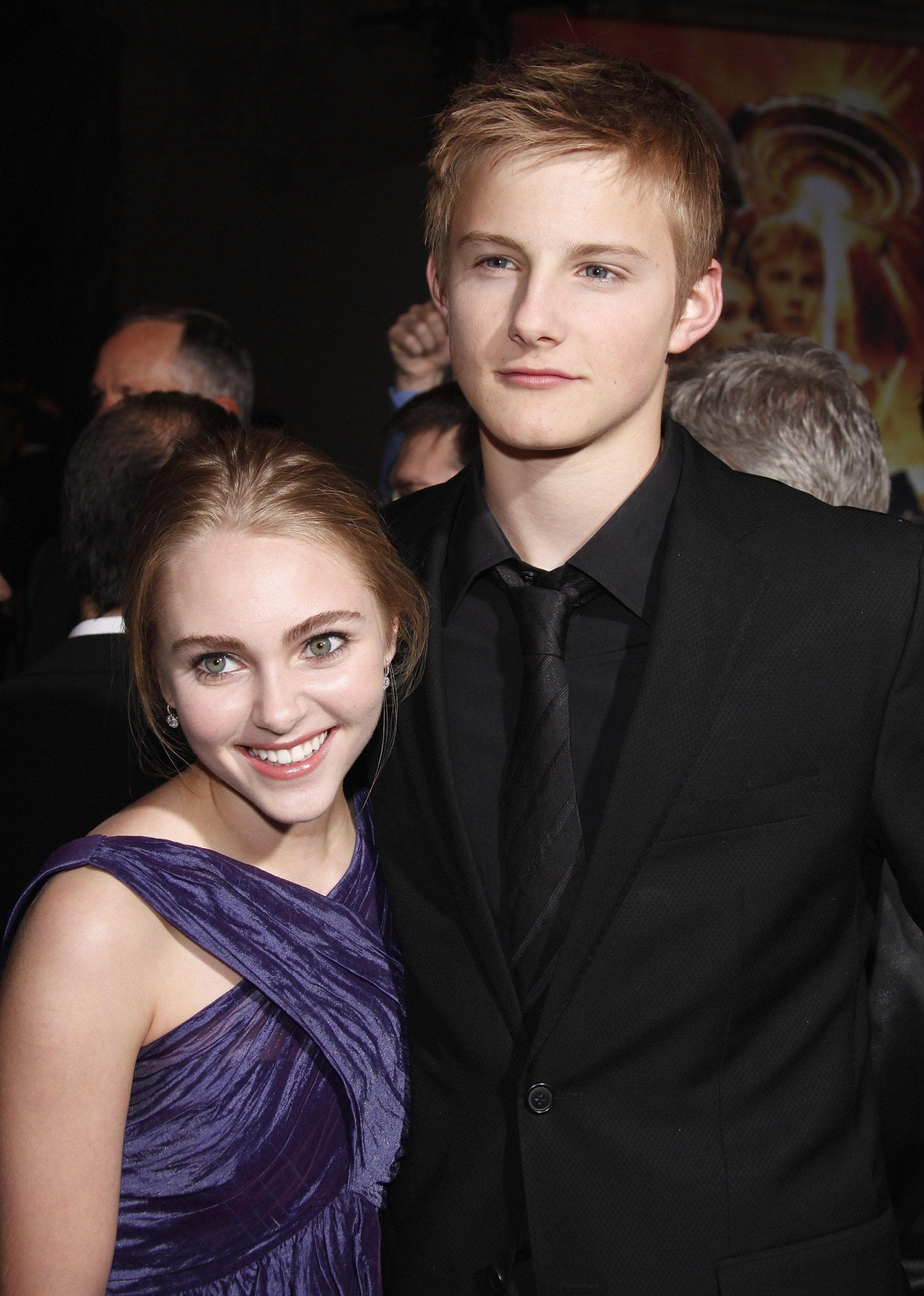 Who Has Annasophia Robb Dated Her Dating History With Photos