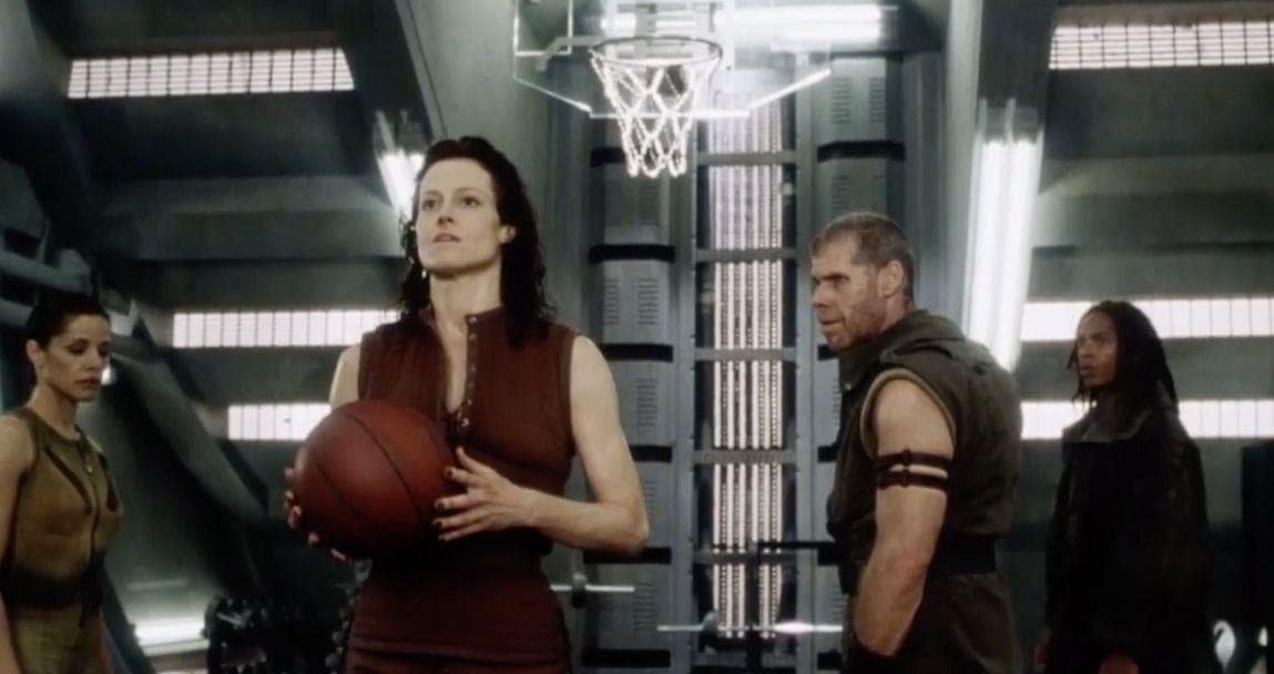 15 Behind-the-Scenes Facts About Iconic Movie Scenes
