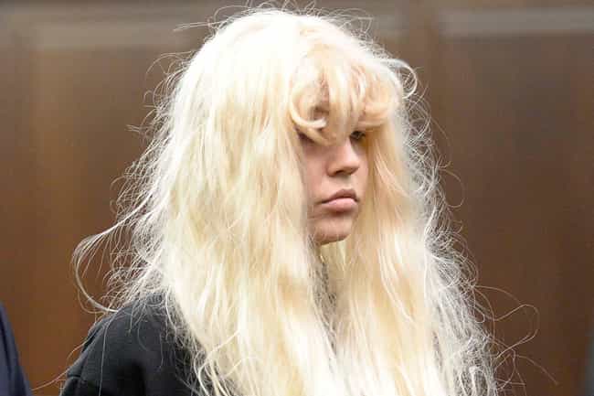 Fkn6rybw Lt Cm She was caught stealing clothes from stores, saying that she was taking justice in her own hands as if that was a reason for her acts. https viraluck com 22 celebrities who have been caught shoplifting