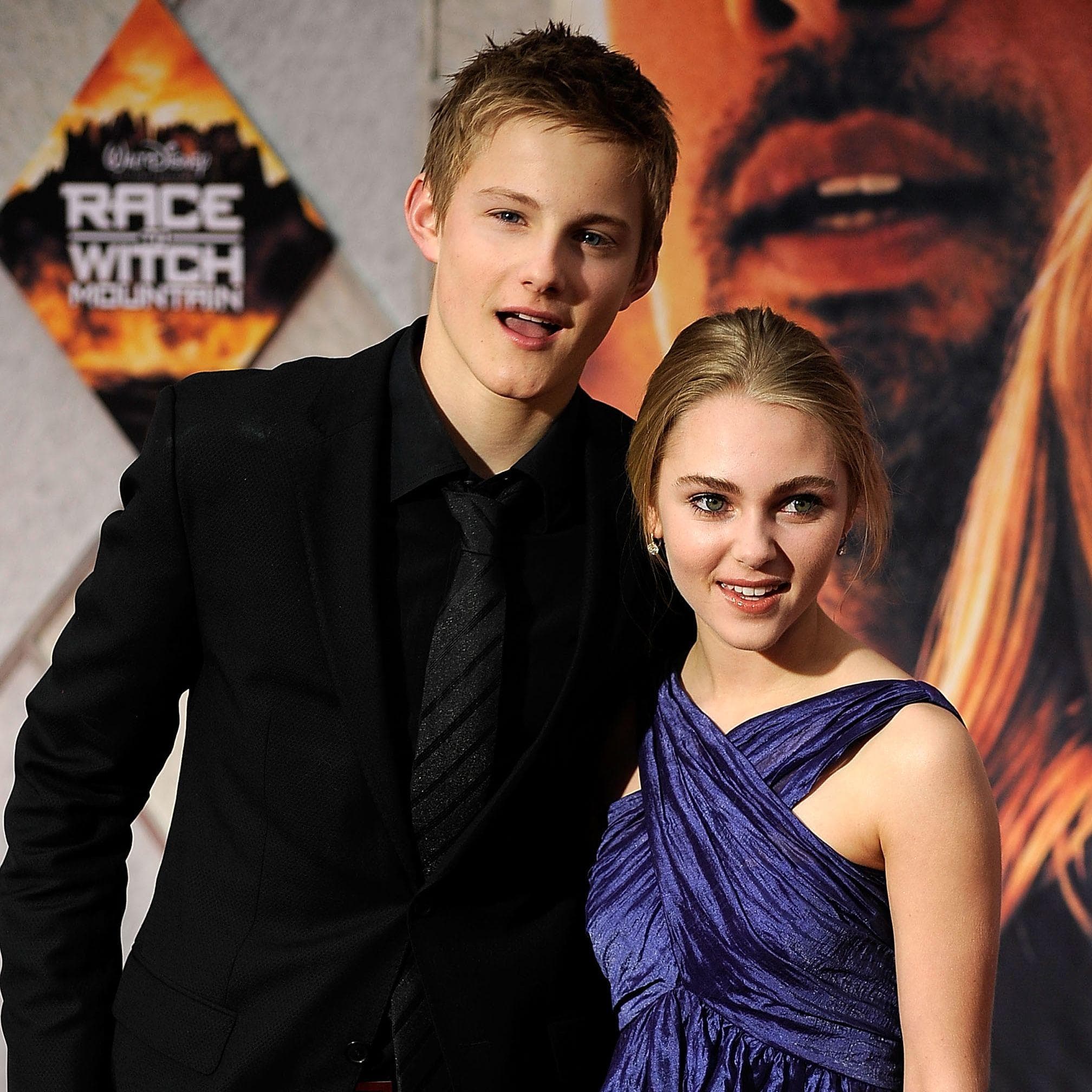 Alexander Ludwig's Wife and Relationship History, image size:2016x2016