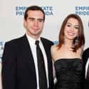 Anne Hathaway on Random Celebrities with Gay Siblings