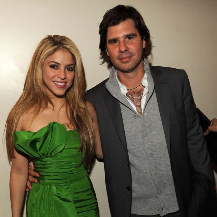 Shakira a to is prince? married 