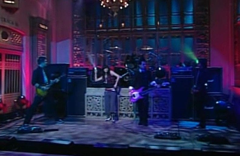 Ashlee Simpson Is Caught Lip-Syncing ‘Pieces of Me’