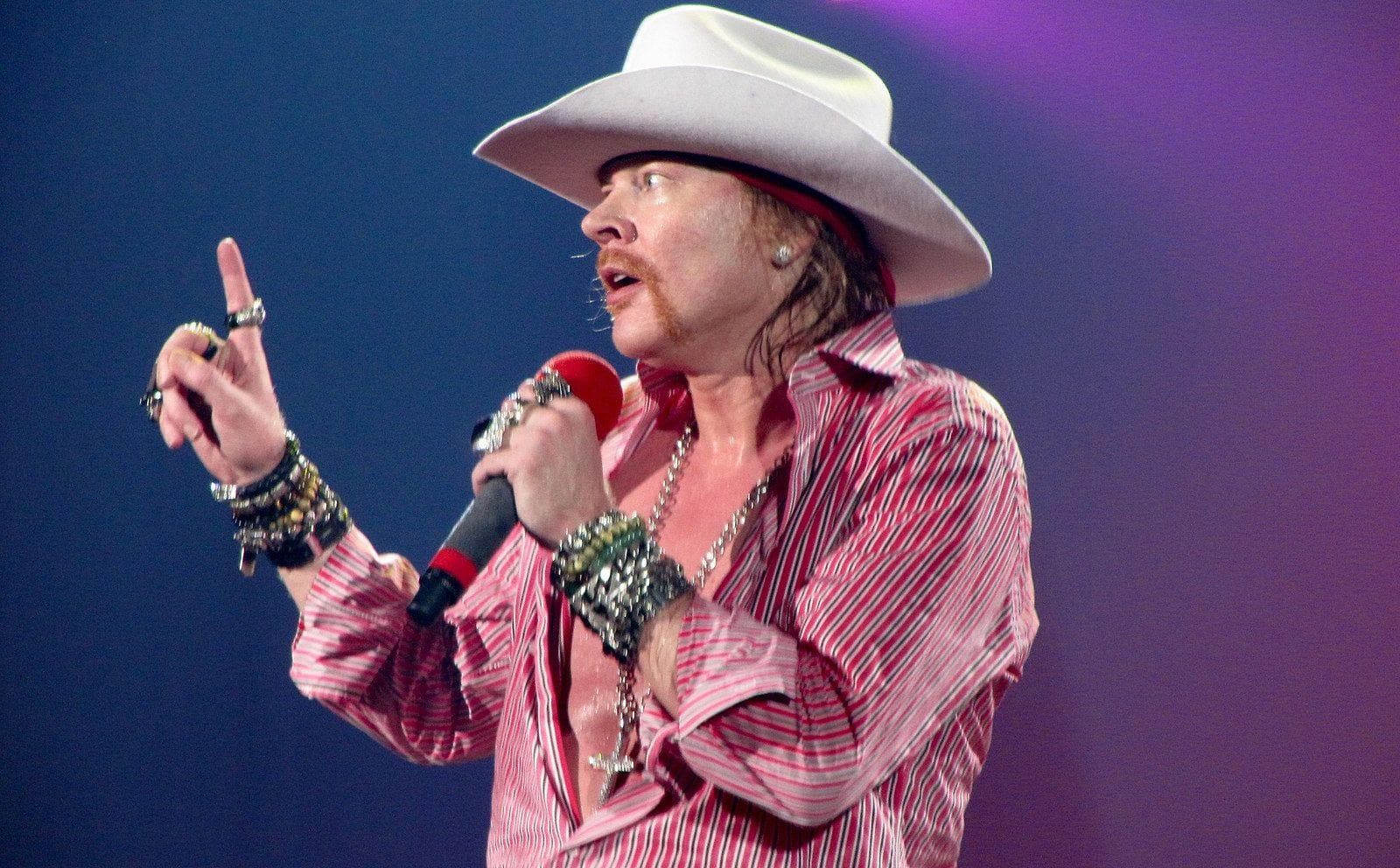 The Nicest Rock Musicians Who Go Above And Beyond For Their Fans