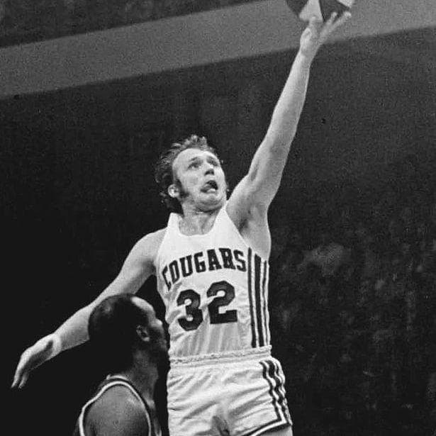 The 50+ Best Athletes Who Wore Number 32, Ranked By Fans