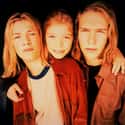 Hanson is an American pop rock band from Tulsa, Oklahoma, United States, formed by brothers Isaac (guitar, bass, piano, vocals), Taylor (keyboards, piano, guitar, drums, vocals), and Zac (drums,...