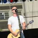 Power pop, Alternative rock, Punk rock   Robert Arthur "Bob" Mould is an American musician, principally known for his work as guitarist, vocalist and songwriter for alternative rock bands Hüsker Dü in the 1980s and