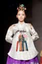 Goo Hara on Random Kpop Idols Dressed in Hanbok