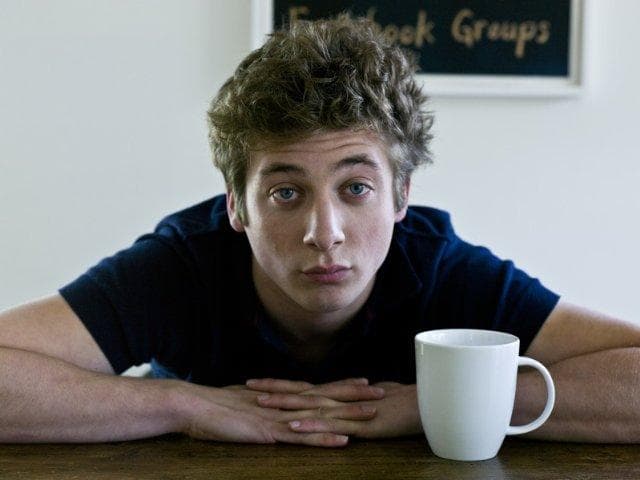 Male Celebrities Who Are 5’7" Tall