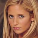 Sarah Michelle Gellar, Kristoffer Polaha, Ioan Gruffudd   Ringer is an American television series that initially aired on The CW from September 13, 2011 to April 17, 2012.