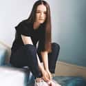 Sigrid on Random Most Famous Singer In World Right Now