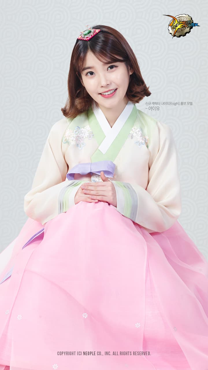35+ Kpop Idols Dressed in Hanbok (Photos)